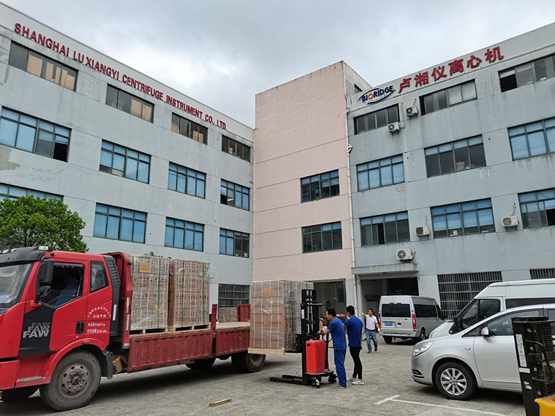 200臺TD5系列多管架自動平衡離心機(jī)發(fā)往歐洲國家